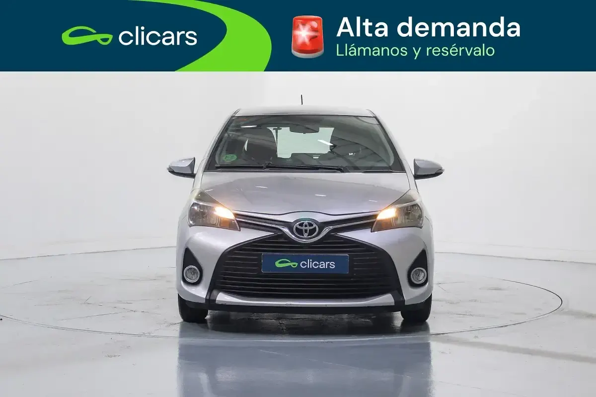 Usado Toyota Yaris City 99 CV (72 kW) 2015 Gris Utilitario