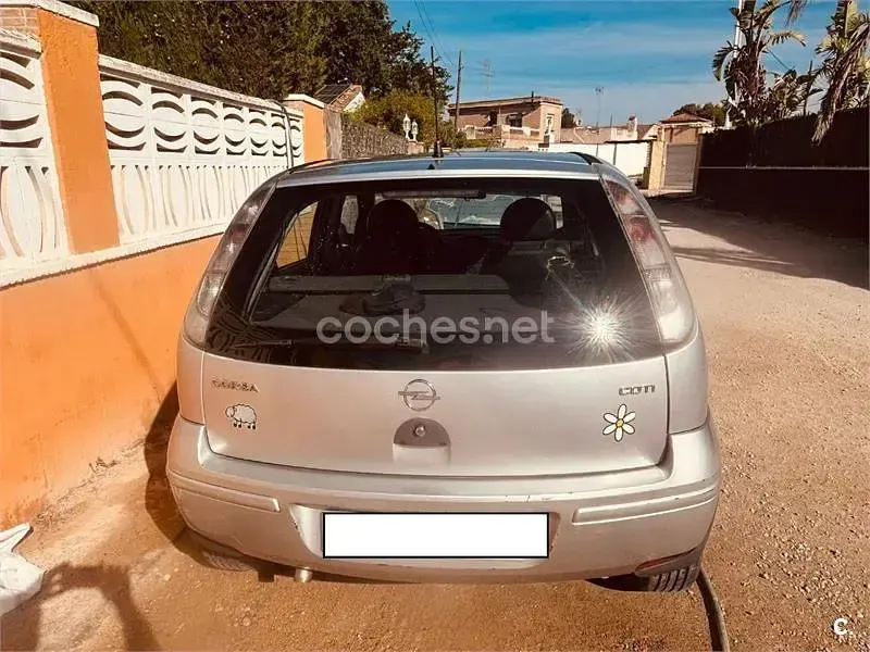 Usado Opel Corsa Essentia 70 CV (51 kW) 2004 Gris / plata Utilitario