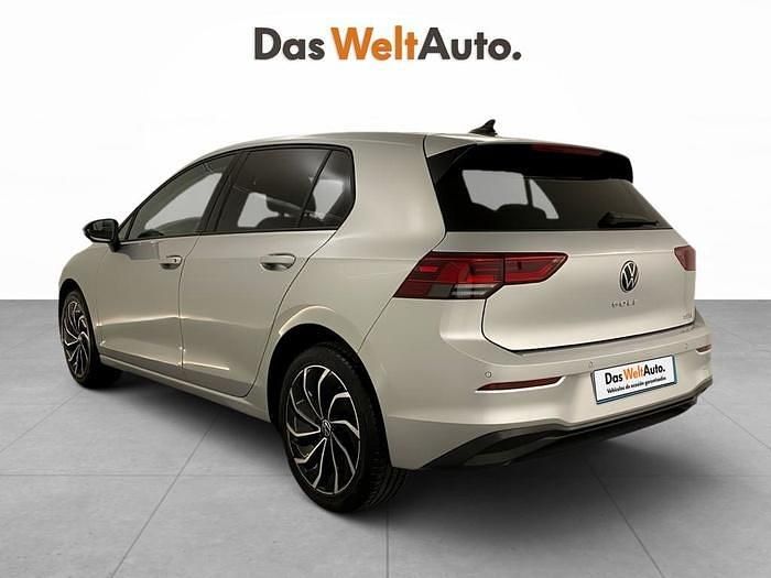 Gris plata Usado 2024 VW Golf VIII Life | 28.590 € (Precio justo) - Imagen 1/4