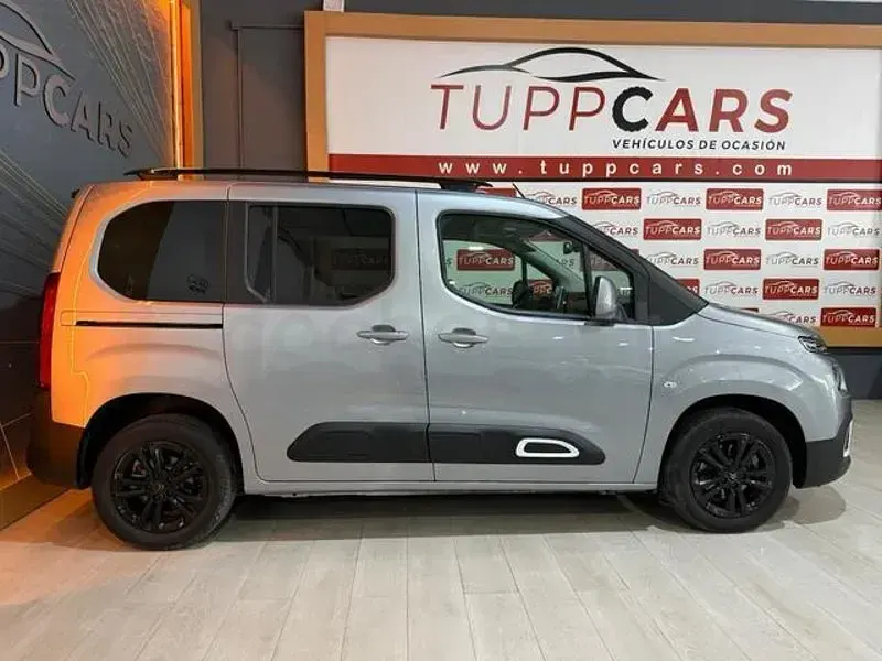 Usado Citroën e-Berlingo Shine 130 CV (95 kW) 2021 Gris / plata Monovolumen