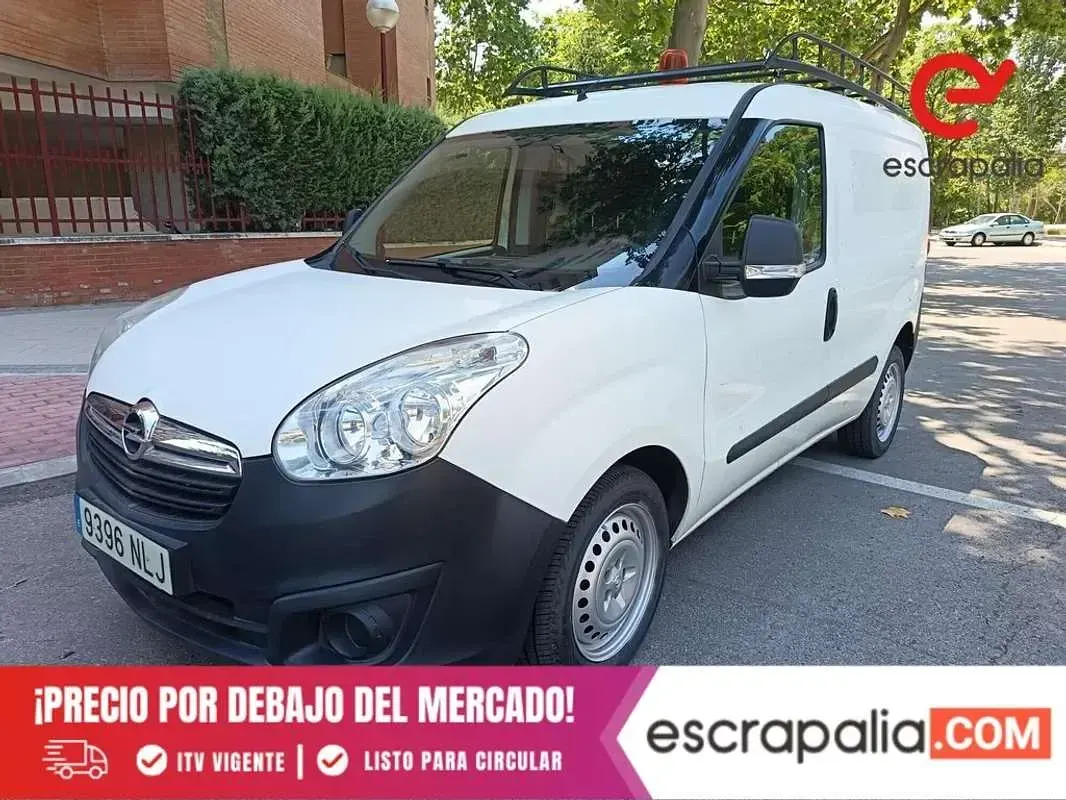 Usado Opel Combo 120 CV (88 kW) 2018 Blanco Monovolumen