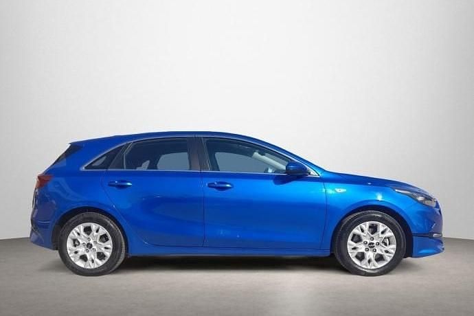 Begagnad Kia Ceed 100 HK (73 kW) 2022 Halvkombi