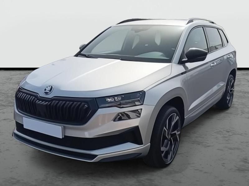 Usado Skoda Karoq SportLine 150 CV (110 kW) 2025 Plata brillante metalizado SUV