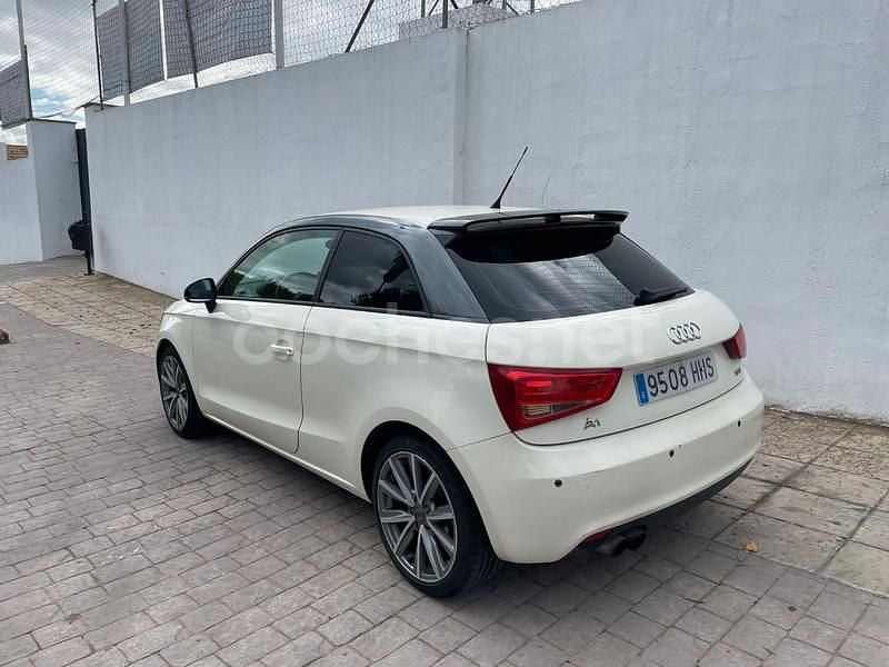 Usado Audi A1 Attraction 122 CV (89 kW) 2012 Blanco Berlina