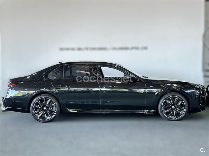 Usado BMW 740 340 CV (250 kW) 2023 Negro Berlina