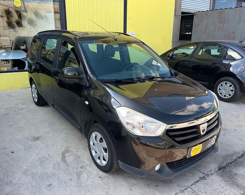Usado Dacia Lodgy Lauréate 90 CV (66 kW) 2014 Negro Monovolumen