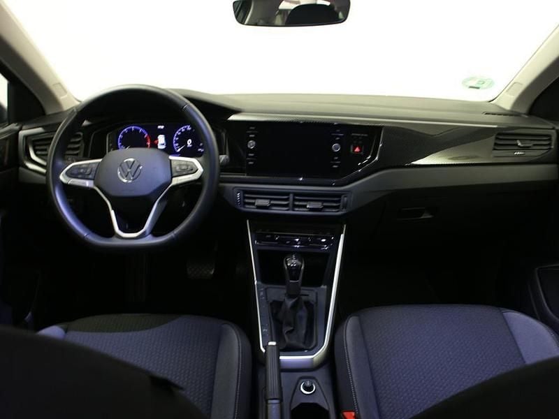 Usado VW Taigo Life 110 CV (80 kW) 2024 Gris plata SUV