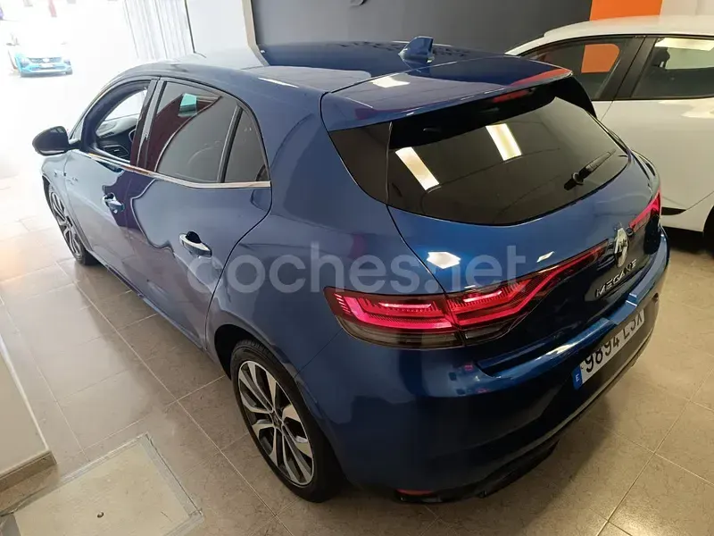 Usado Renault Mégane II Zen 140 CV (102 kW) 2021 Azul Berlina