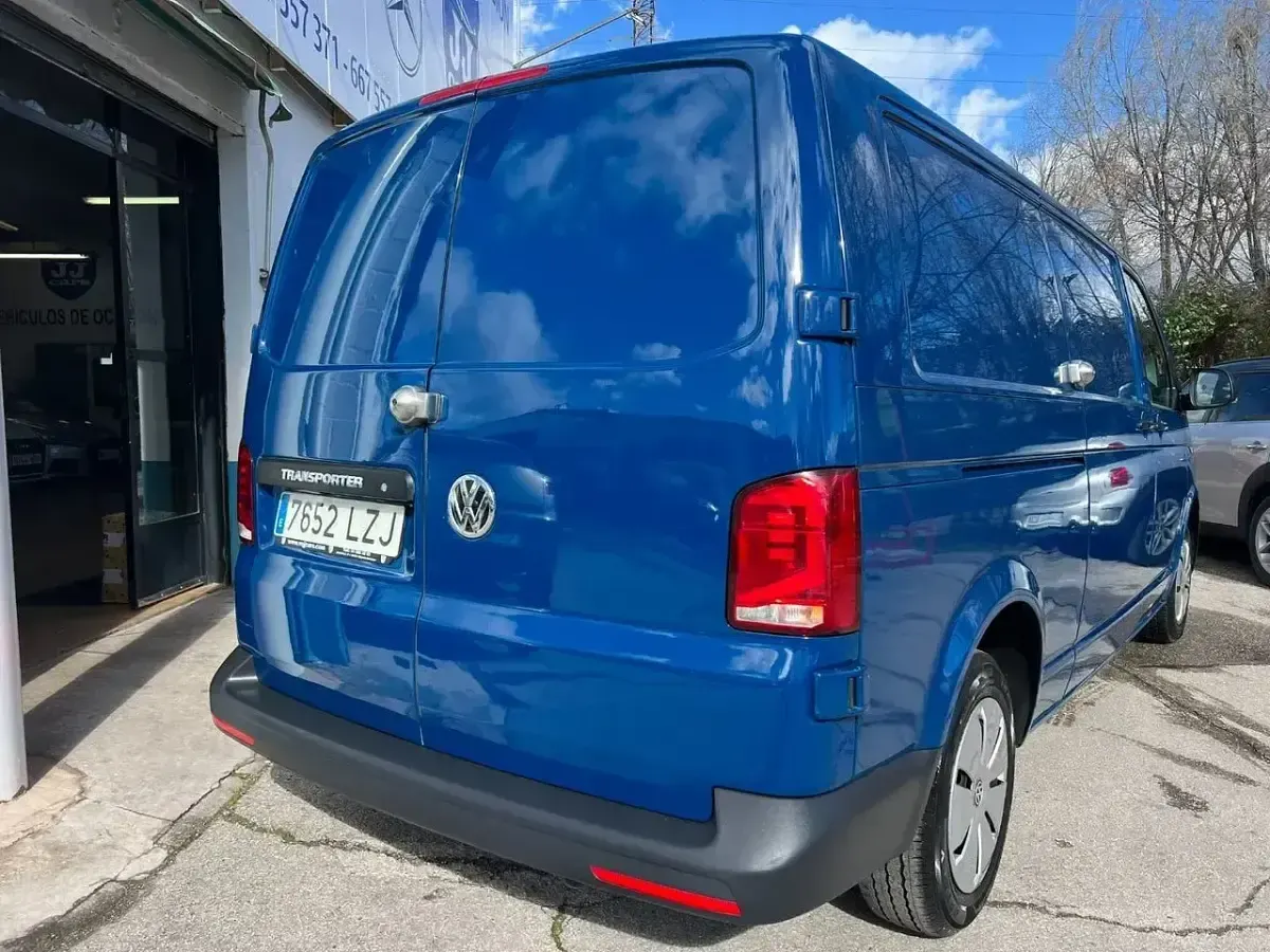 Usado VW Transporter 110 CV (80 kW) 2022 Azul Van