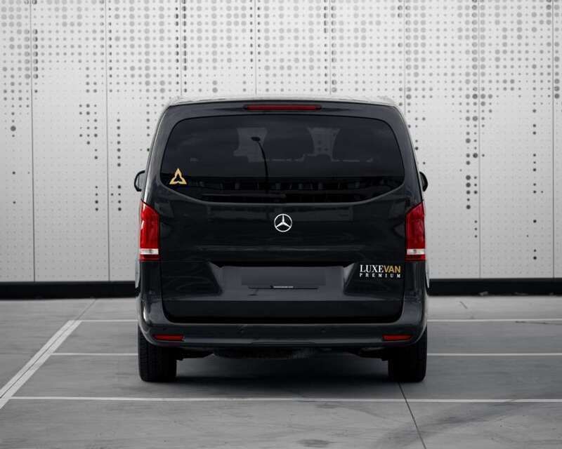 Negro Usado 2021 Mercedes Vito Monovolumen | 31.499 € (Caro) - Imagen 1/4