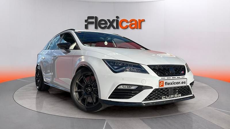 Usado Seat Leon ST 4Drive 300 CV (220 kW) 2018 Blanco Familiar