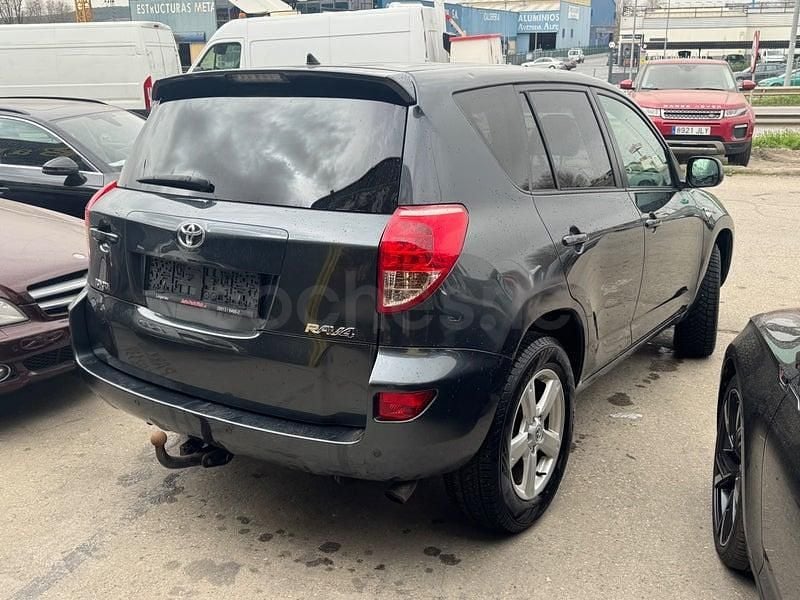 Usado Toyota RAV4 Luna 136 CV (100 kW) 2008 Gris / plata SUV