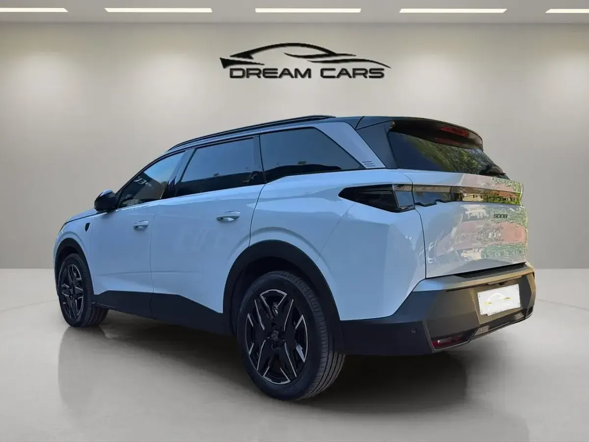 Usado Peugeot 5008 GT 136 CV (100 kW) 2024 Blanco SUV