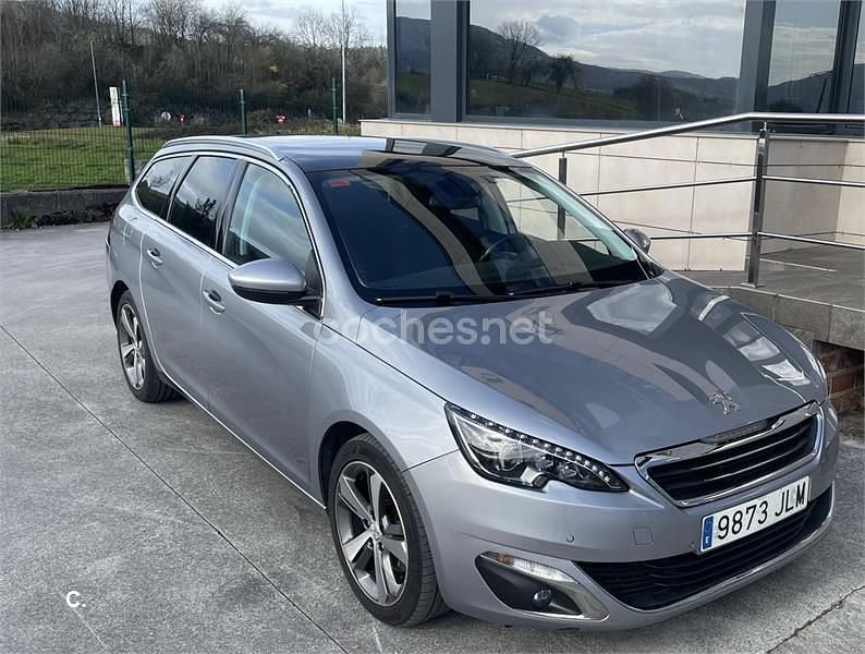 Usado Peugeot 308 SW Allure 150 CV (110 kW) 2016 Gris / plata Familiar