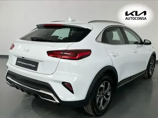Usado Kia XCeed 100 CV (73 kW) 2025 Blanco SUV