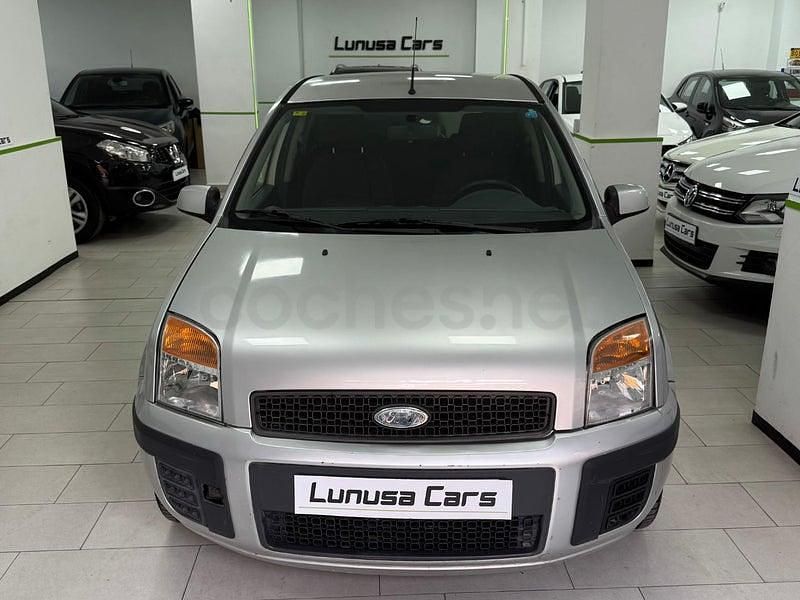 Usado Ford Fusion Futura 68 CV (50 kW) 2009 Gris / plata Berlina