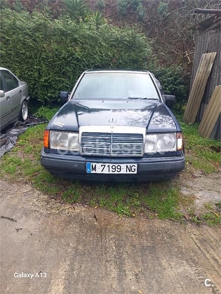 Usado Mercedes 230 132 CV (97 kW) 1991 Azul Coupe