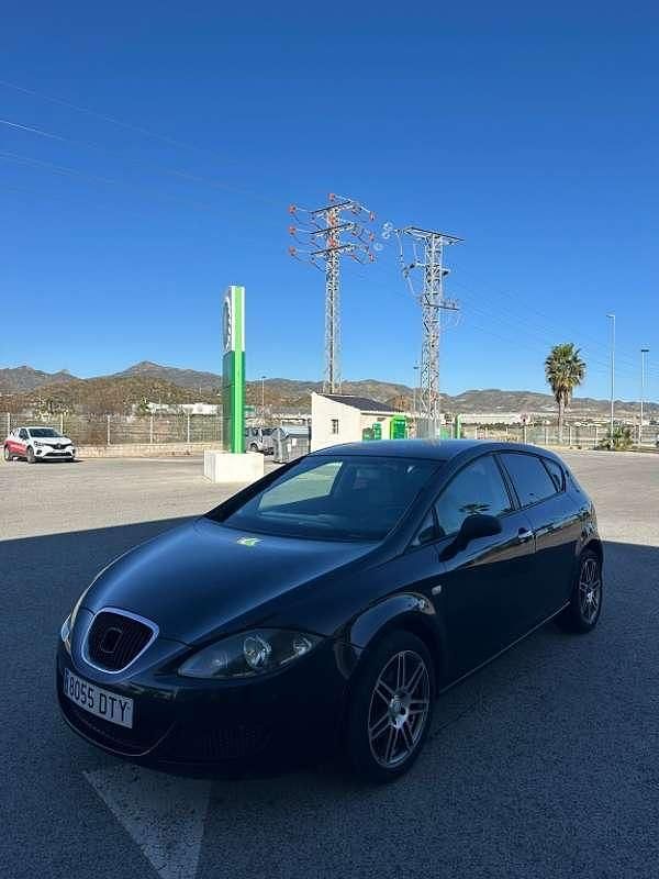 Usado Seat Leon Reference 105 CV (77 kW) 2006 Negro Utilitario