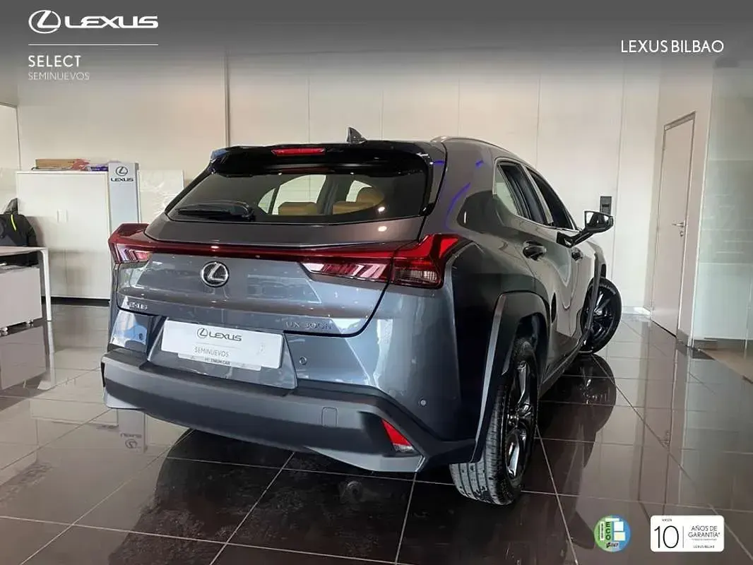 Usado Lexus UX 300h 199 CV (146 kW) 2026 Gris SUV