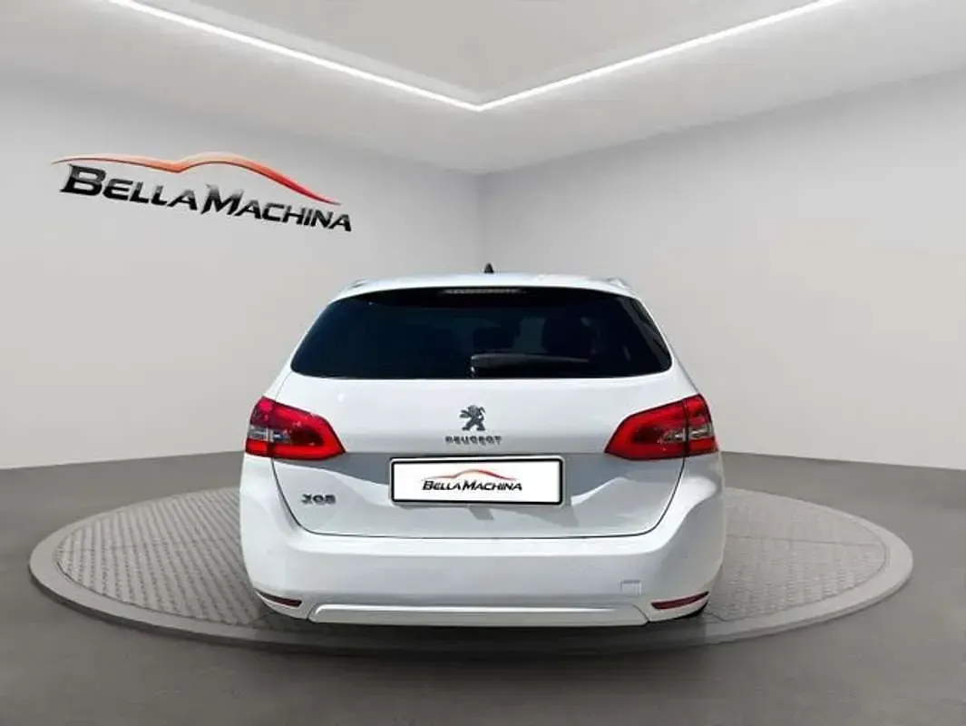 Usado Peugeot 308 SW Style 131 CV (96 kW) 2020 Blanco Familiar