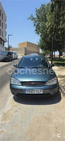 Usado Ford Mondeo Ghia 130 CV (95 kW) 2003 Verde Berlina