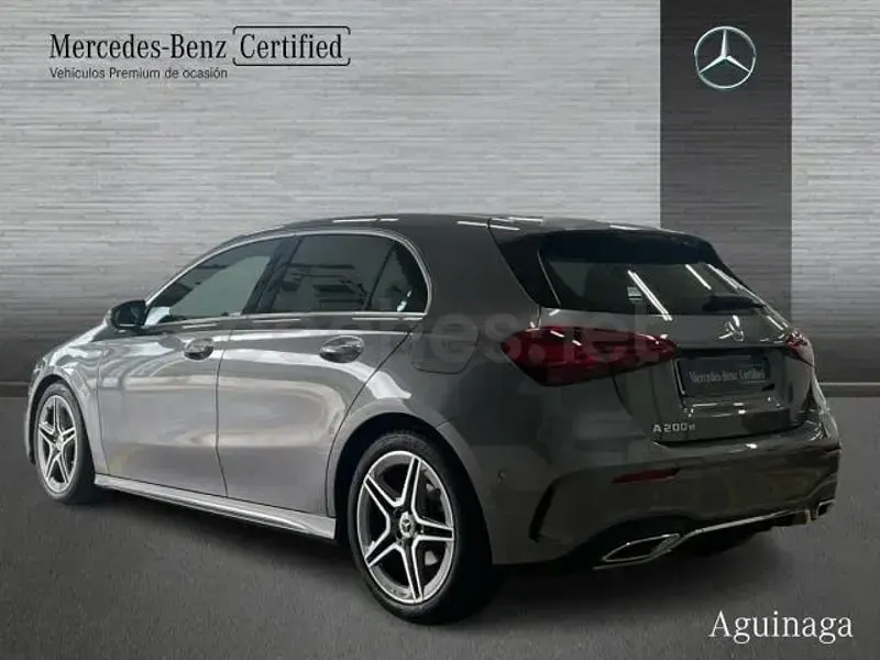 Usado Mercedes A200 150 CV (110 kW) 2024 Gris / plata Berlina