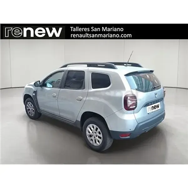 Usado Dacia Duster Comfort 100 CV (73 kW) 2022 Gris / plata SUV