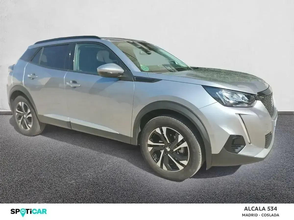 Usado Peugeot 2008 Allure 130 CV (95 kW) 2021 Gris SUV