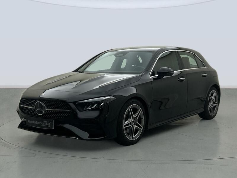 Negro Usado 2024 Mercedes A200 AMG line Berlina | 32.800 € (Super precio) - Imagen 1/4