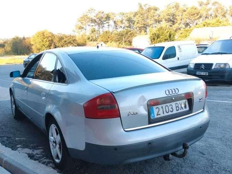 Usado Audi A6 150 CV (110 kW) 1999 Gris Berlina