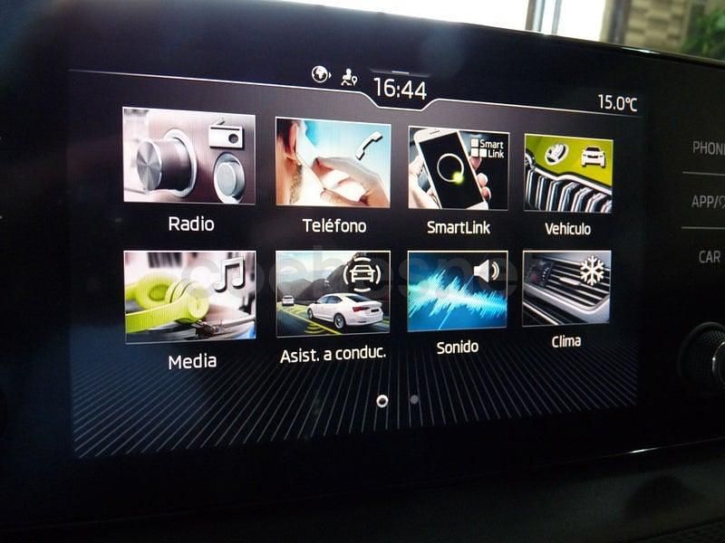 Usado Skoda Scala Ambition 110 CV (80 kW) 2022 Negro Utilitario