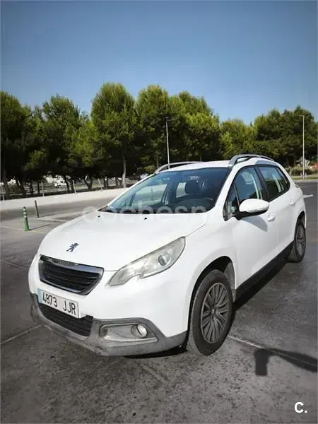 Usado Peugeot 2008 Active 110 CV (80 kW) 2015 Blanco SUV
