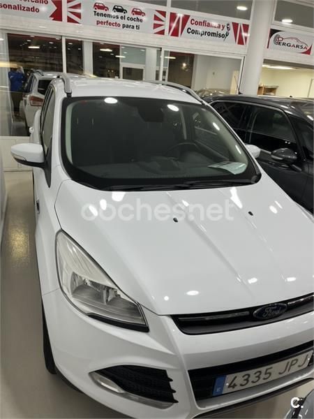 Usado Ford Kuga Trend 120 CV (88 kW) 2016 Blanco SUV