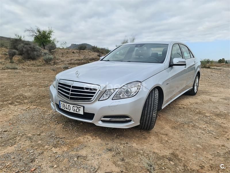 Gris / plata Usado 2010 Mercedes E220 Berlina | 9999 € (Buen precio) - Imagen 1/4