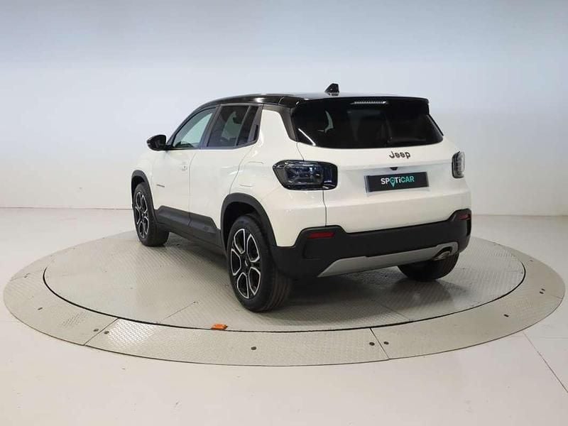 Usado Jeep Avenger Summit 110 CV (80 kW) 2025 Blanco SUV