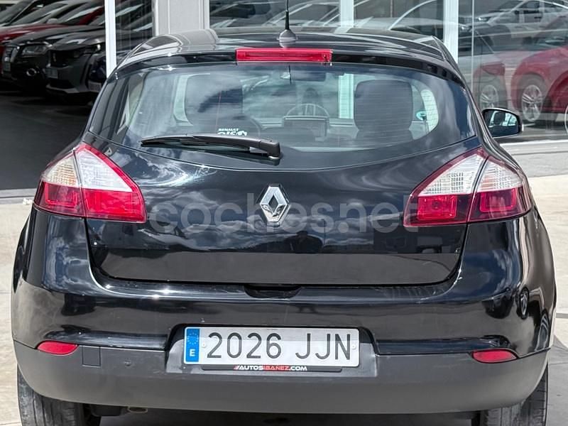 Usado Renault Mégane IV Bose Edition 110 CV (80 kW) 2016 Negro Berlina