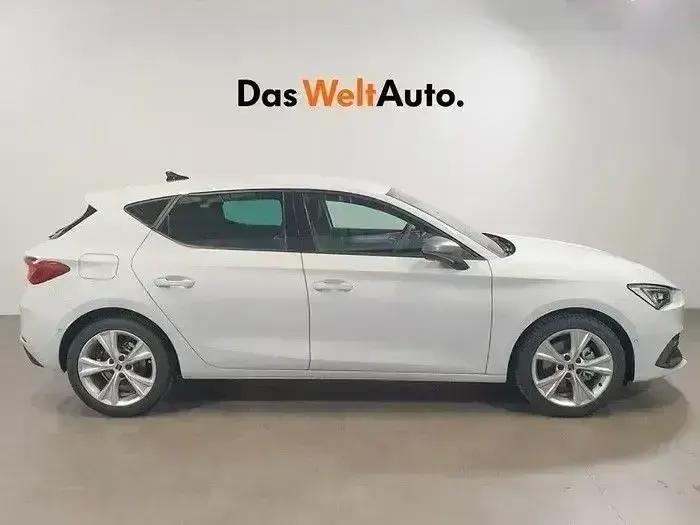 Begagnad Seat Leon FR 116 HK (85 kW) 2025 Vit