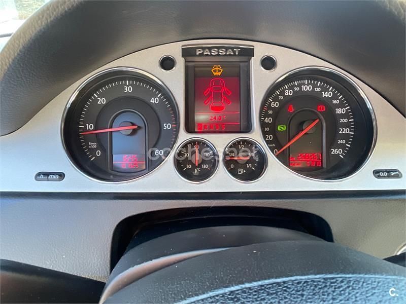 Usado VW Passat Advance 170 CV (125 kW) 2008 Gris / plata Familiar