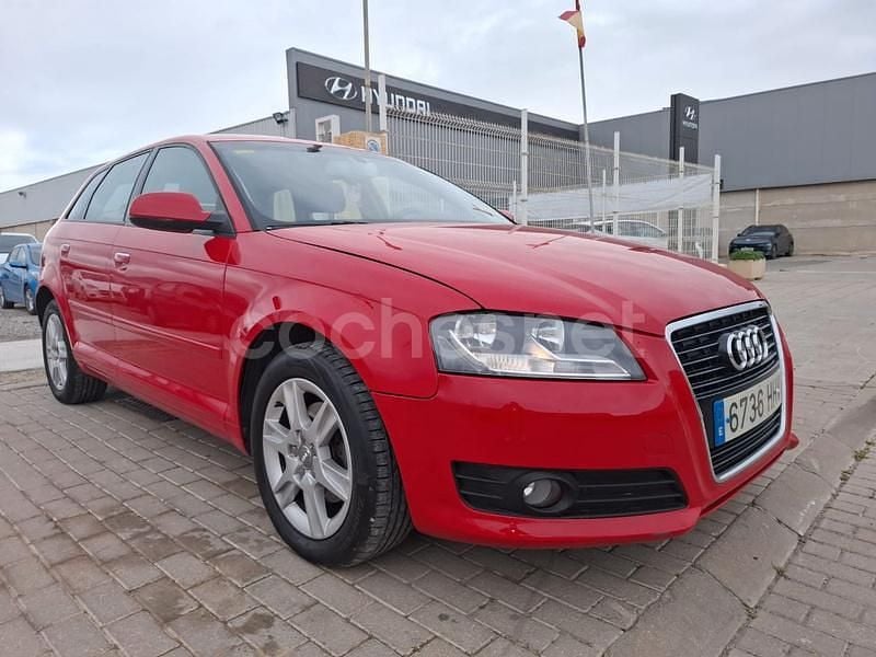 Usado Audi A3 Ambiente 140 CV (102 kW) 2012 Rojo Berlina