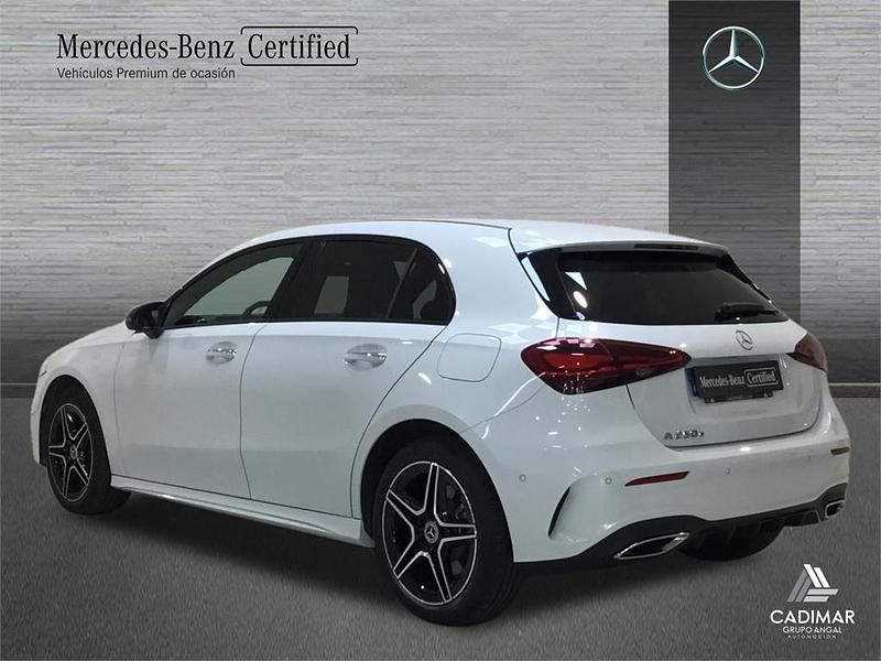 Usado Mercedes A250 AMG line 218 CV (160 kW) 2024 Blanco Berlina