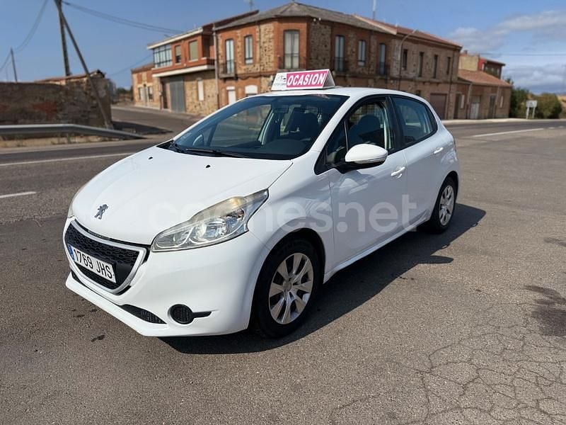 Usado Peugeot 208 Access 68 CV (50 kW) 2015 Blanco Utilitario