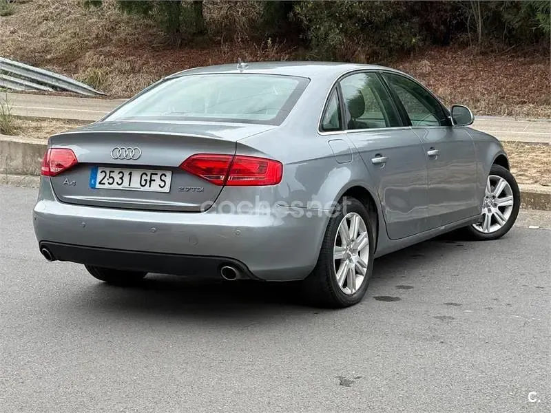 Usado Audi A4 190 CV (139 kW) 2008 Gris / plata Berlina