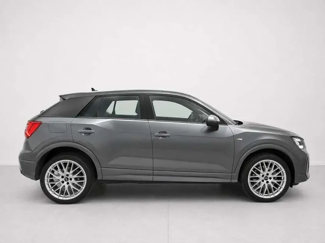 Usado Audi Q2 150 CV (110 kW) 2025 Gris SUV