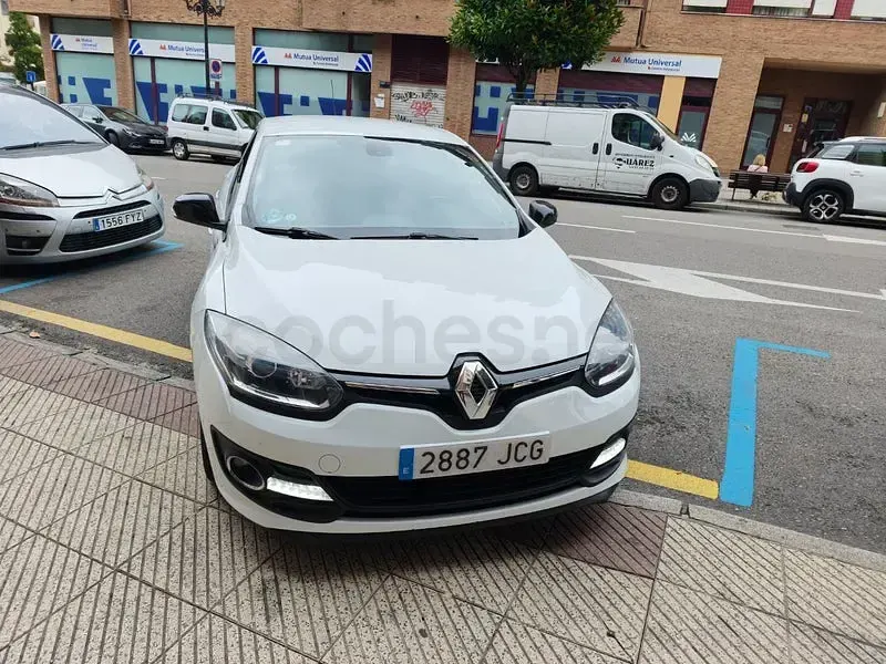 Usado Renault Mégane IV Bose Edition 130 CV (95 kW) 2016 Blanco Berlina