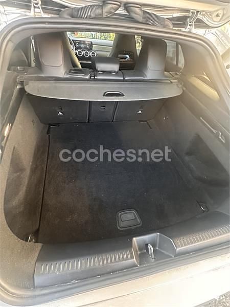 Usado Mercedes CLA250 Shooting Brake 224 CV (164 kW) 2023 Gris / plata Familiar