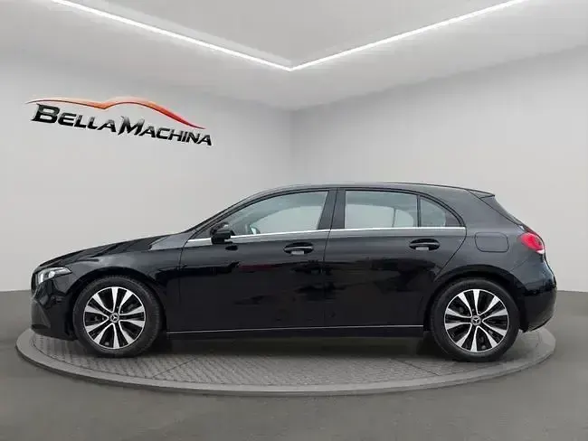 Usado Mercedes A180 116 CV (85 kW) 2021 Negro Berlina