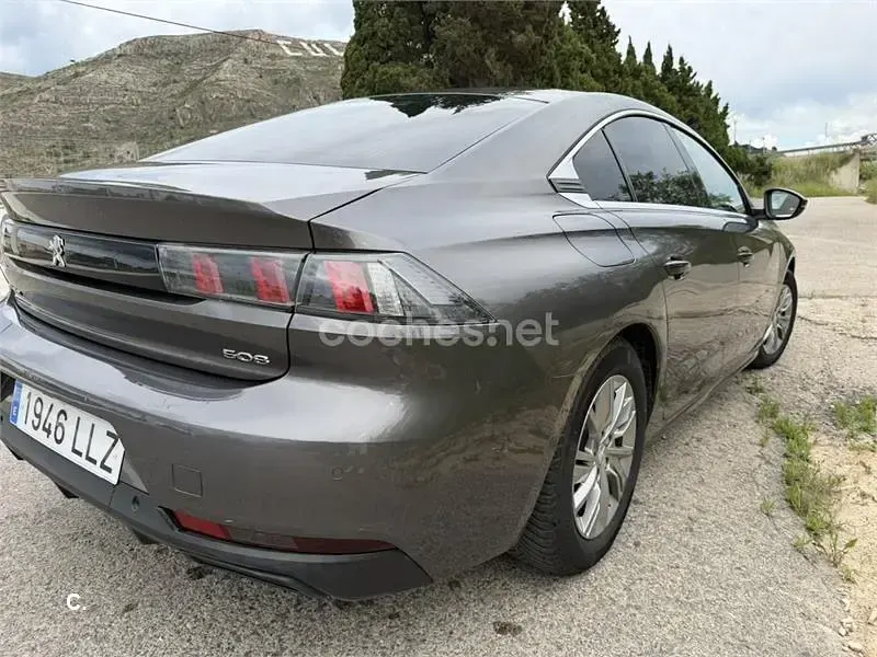 Usado Peugeot 508 Business-Line 130 CV (95 kW) 2020 Gris / plata Berlina