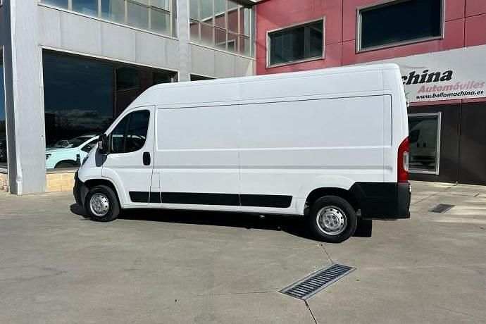 Usado Citroën Jumper 121 CV (88 kW) 2022 Amarillo Monovolumen