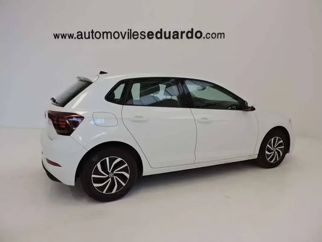 Usado VW Polo Life 95 CV (69 kW) 2023 Blanco Utilitario