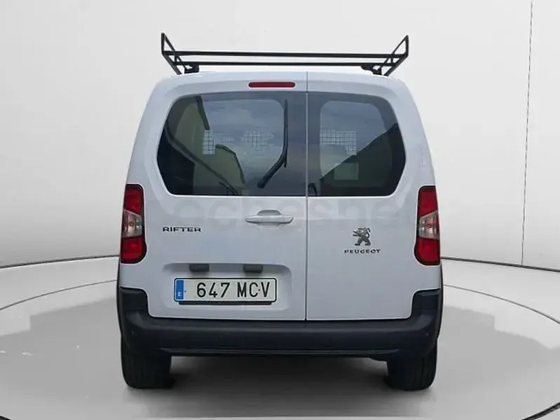 Usado Peugeot Rifter Active 100 CV (73 kW) 2022 Blanco Monovolumen